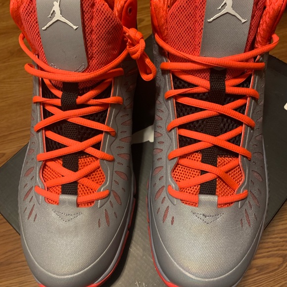 Jordan Super Fly 🧡🤍- BRAND NEW - Picture 5 of 7
